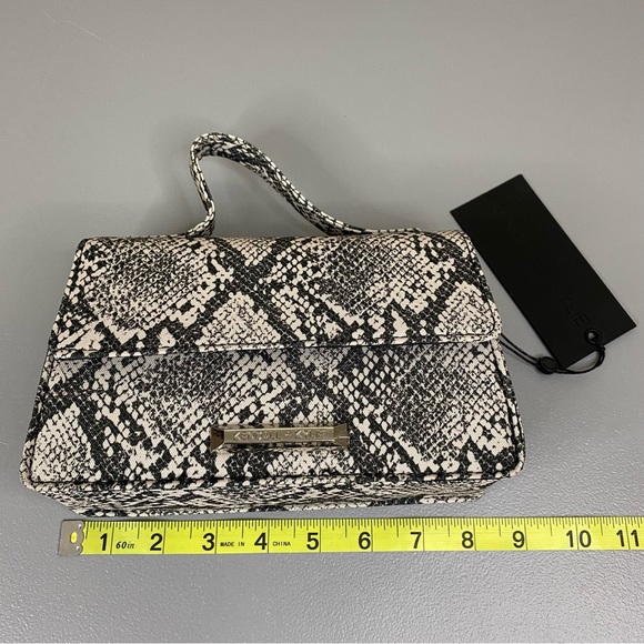 NWT Kendall + Kylie Snake Skin Print Grey Cross Body Purse - Picture 2 of 16